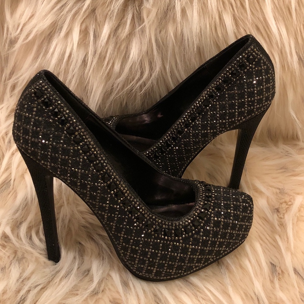 Super sassy sparkly shoes 👠